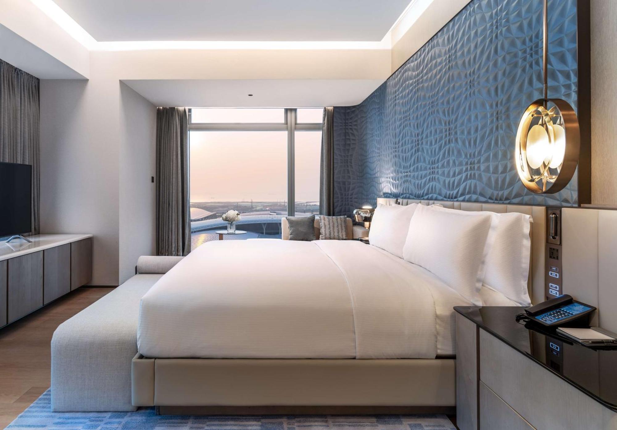 Hotel Hilton Shenzhen World Exhibition & Convention Center - Only 5 Minutes' Walk To Wecc Exterior foto