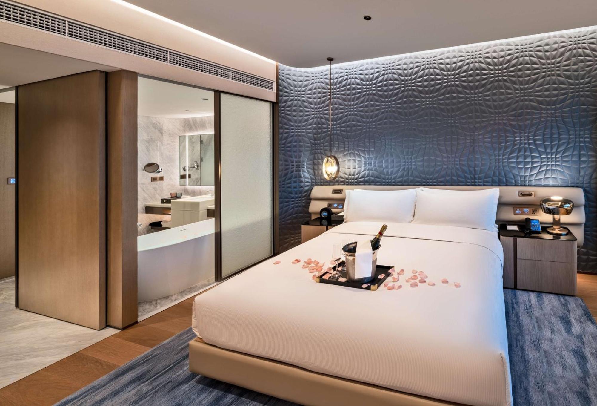 Hotel Hilton Shenzhen World Exhibition & Convention Center - Only 5 Minutes' Walk To Wecc Exterior foto