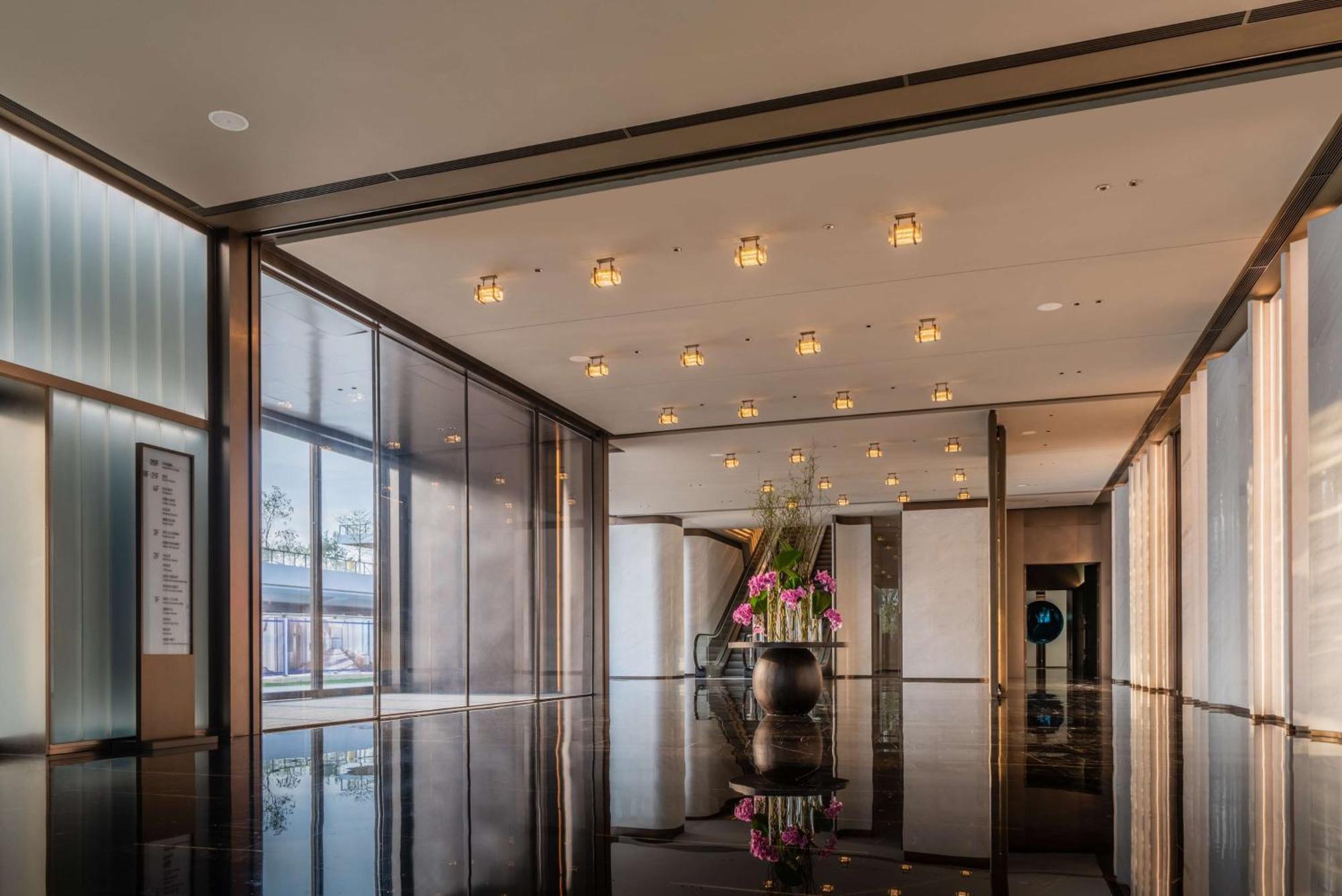 Hotel Hilton Shenzhen World Exhibition & Convention Center - Only 5 Minutes' Walk To Wecc Exterior foto